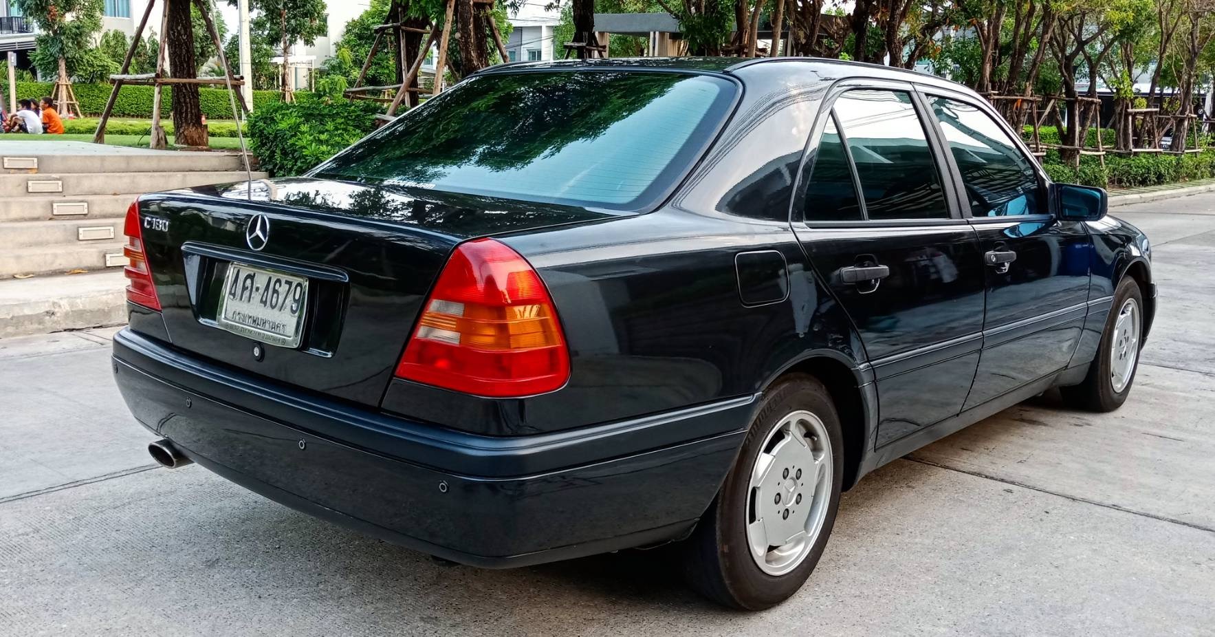 Mercedes-Benz C-Class W202 C180 ปี 1994 สีดำ (รูปที่ 3)