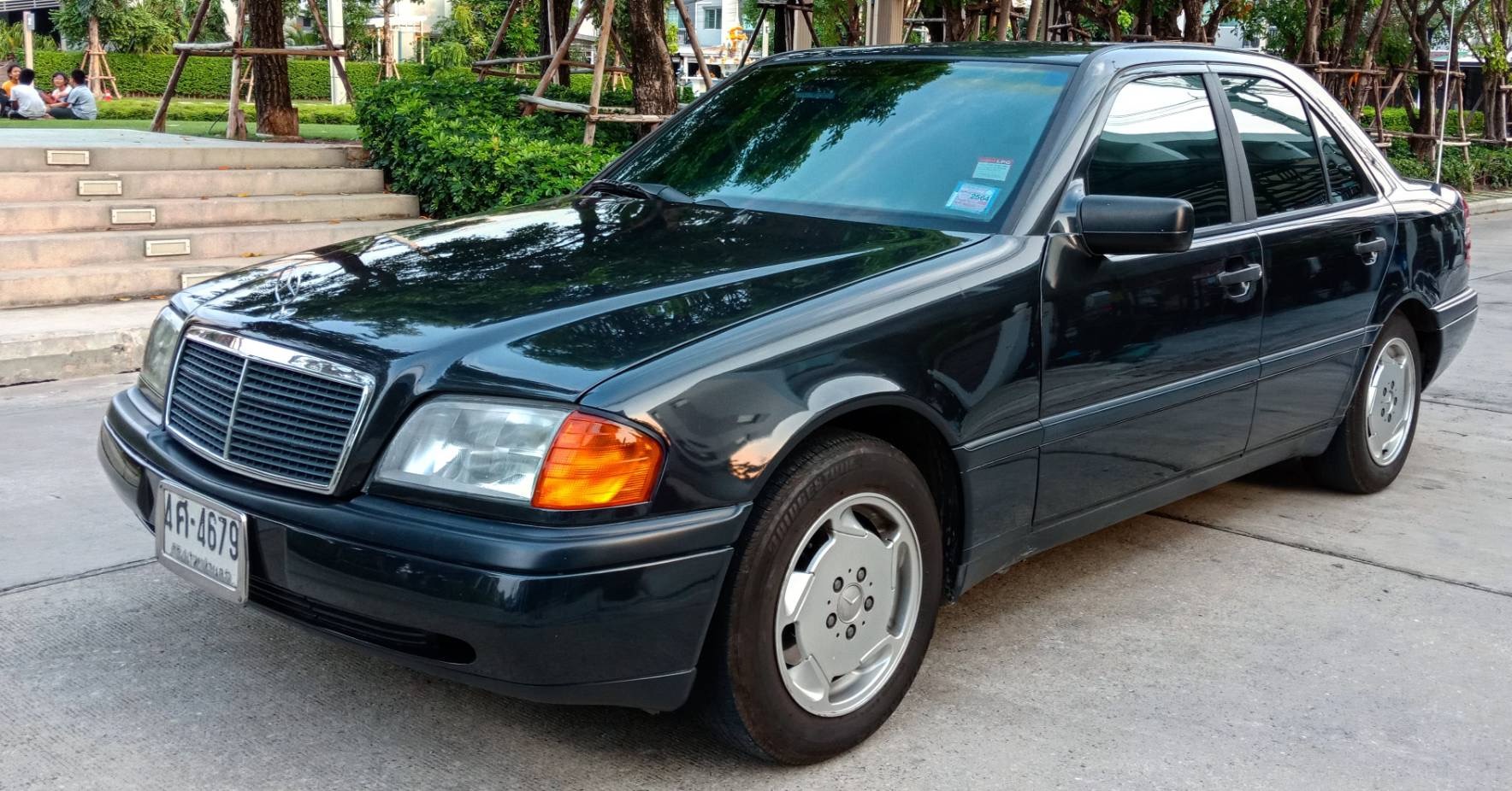 Mercedes-Benz C-Class W202 C180 ปี 1994 สีดำ (รูปที่ 4)