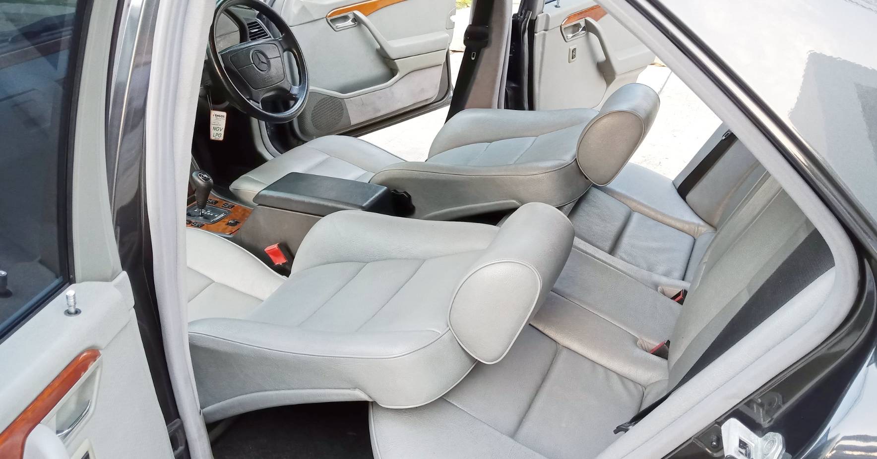 Mercedes-Benz C-Class W202 C180 ปี 1994 สีดำ (รูปที่ 8)