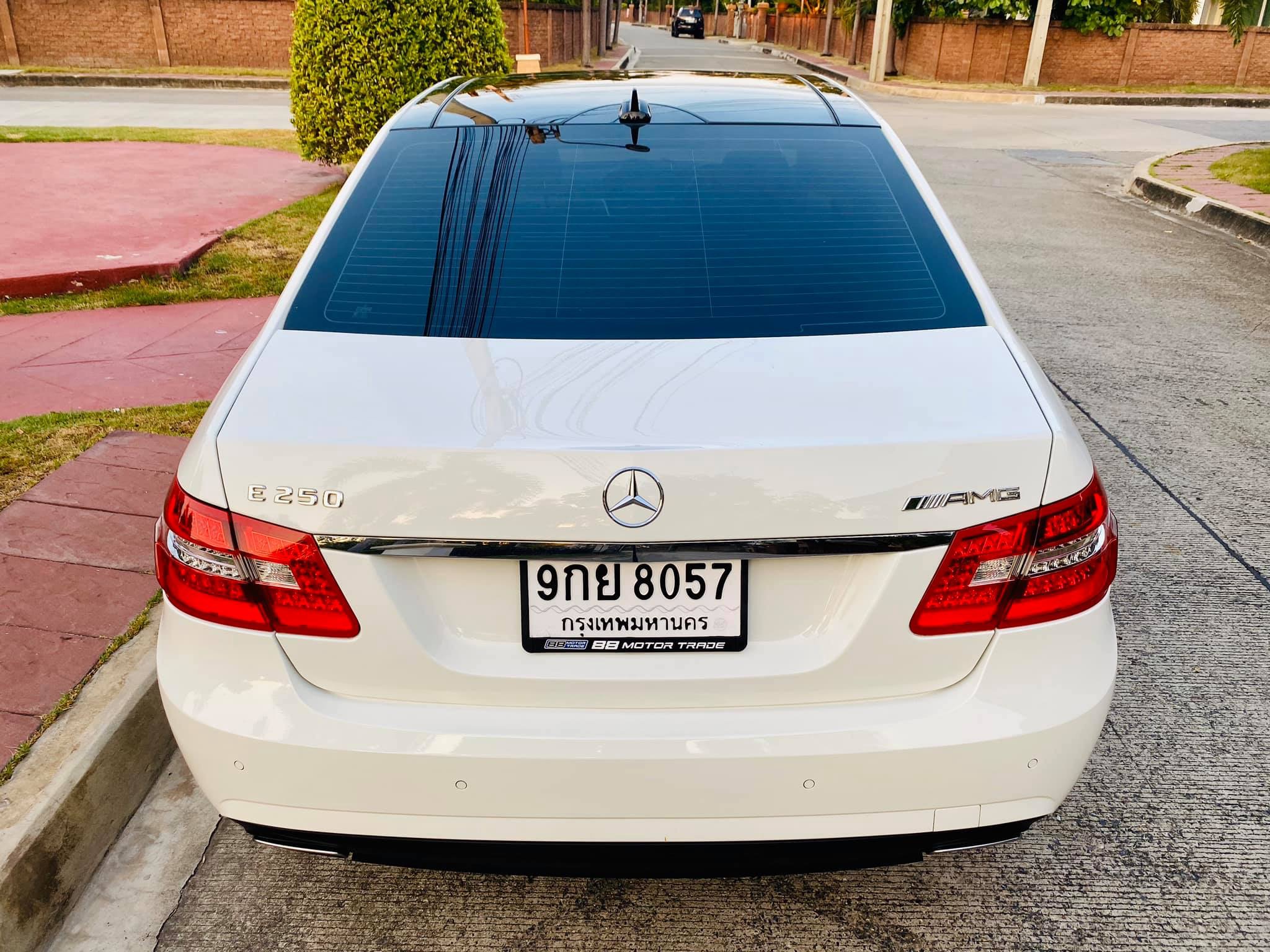 Mercedes-Benz E-Class W212 E200 ปี 2012 สีขาว (รูปที่ 3)
