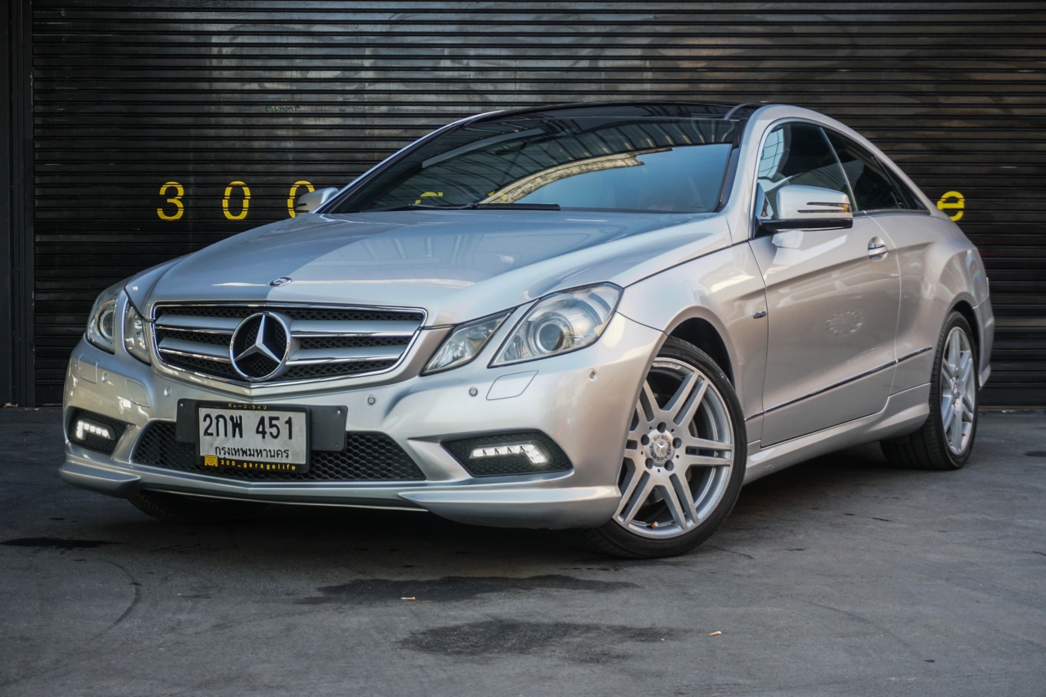 Mercedes-Benz C207 E250 ปี 2011 สีเงิน