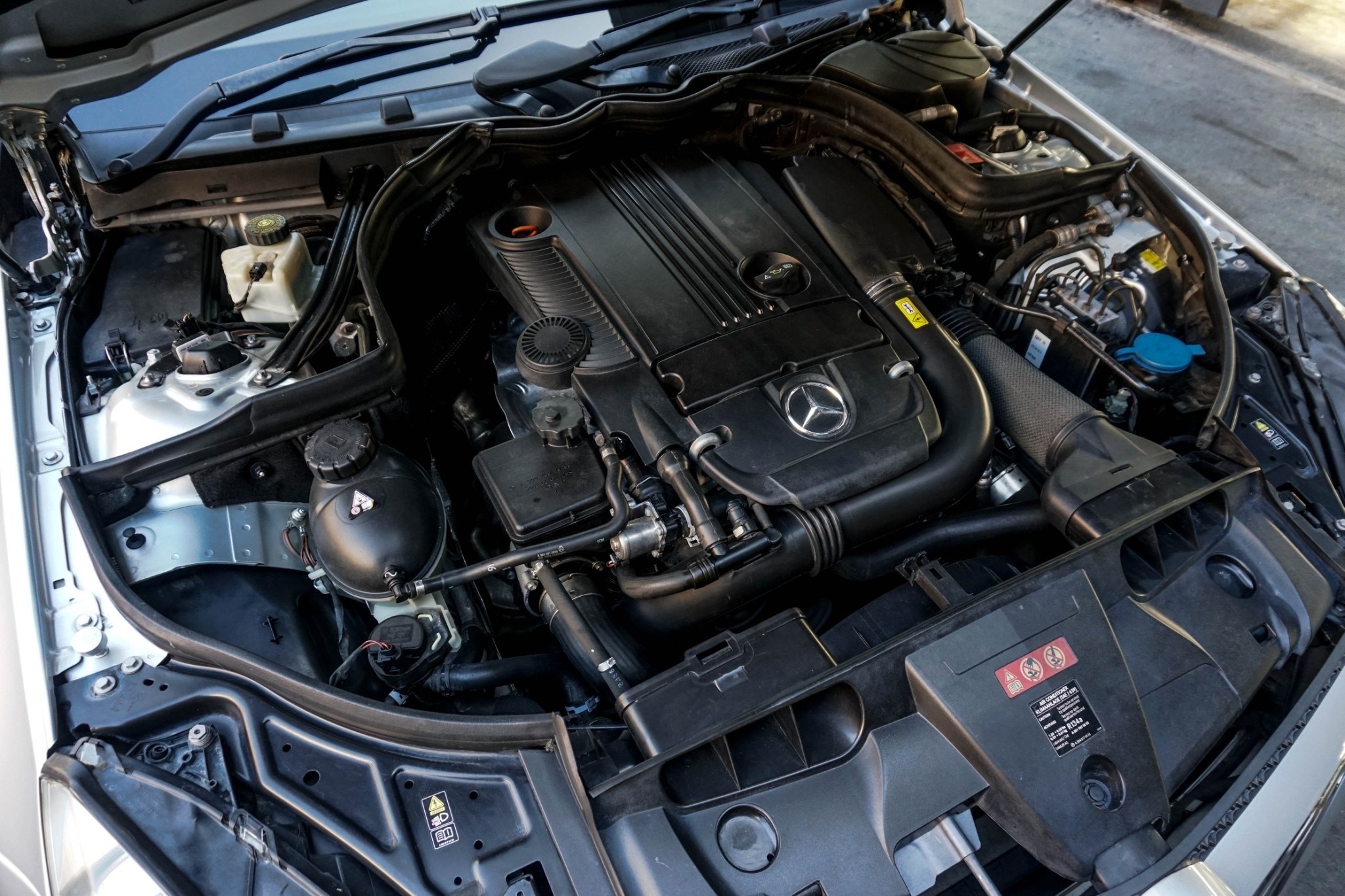 Mercedes-Benz C207 E250 ปี 2011 สีเงิน (รูปที่ 15)
