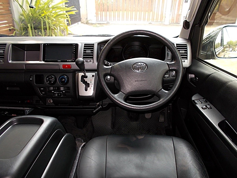 Toyota Ventury ปี 2013 สีดำ (รูปที่ 15)