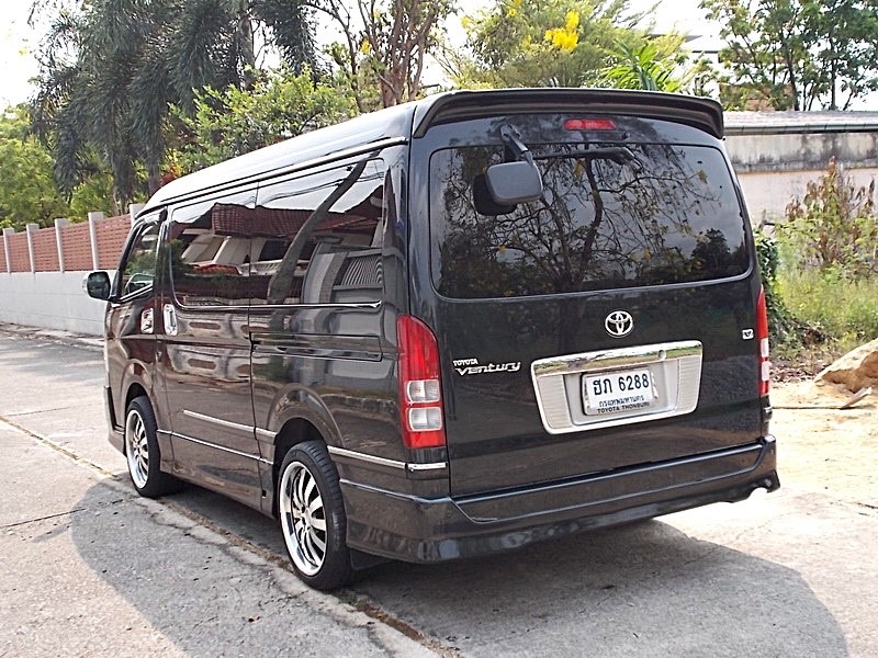 Toyota Ventury ปี 2013 สีดำ (รูปที่ 7)