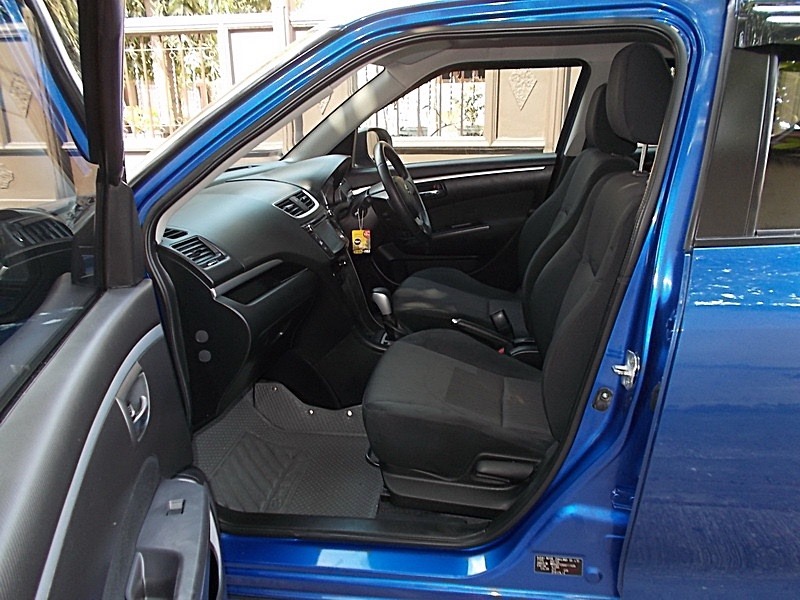 Suzuki Swift ปี 2012 สีน้ำเงิน (รูปที่ 9)