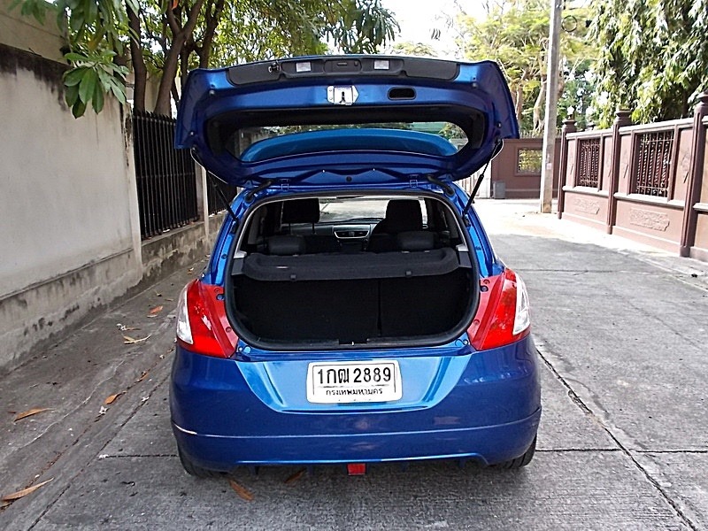 Suzuki Swift ปี 2012 สีน้ำเงิน (รูปที่ 8)