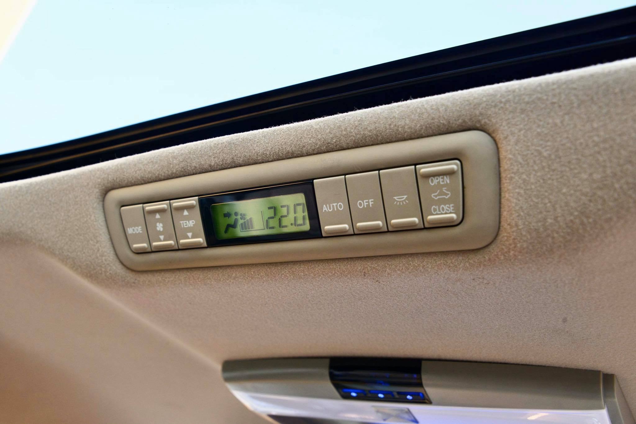 Toyota Alphard ปี 2007 สีเงิน (รูปที่ 24)