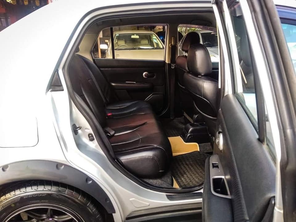 Nissan Tiida ปี 2010 สีเงิน (รูปที่ 9)