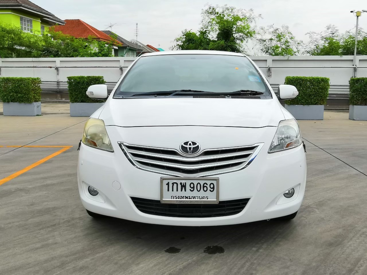 Toyota Vios ปี 2011 สีขาว (รูปที่ 2)
