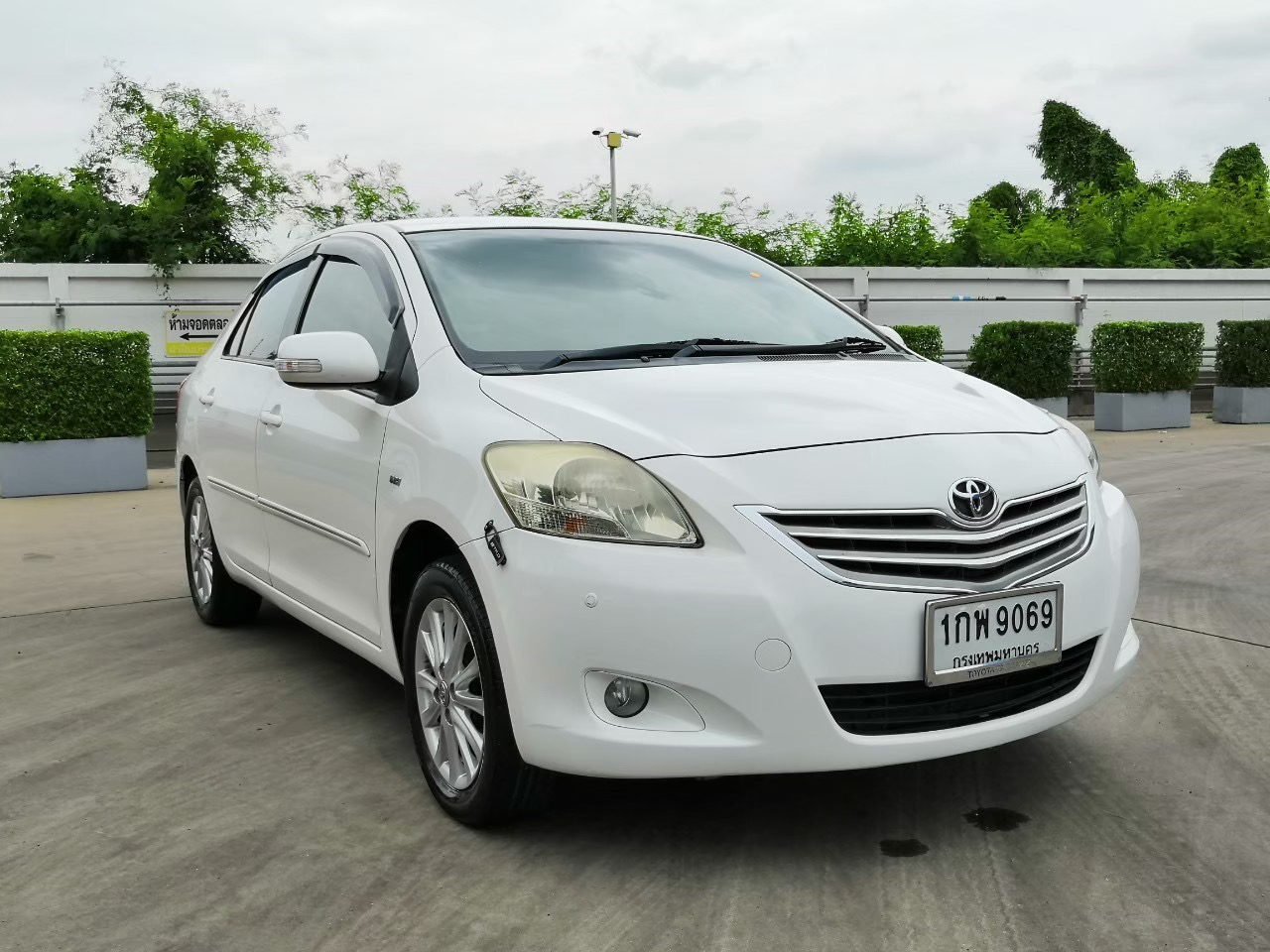 Toyota Vios ปี 2011 สีขาว