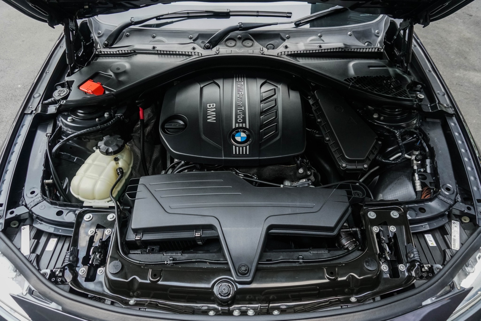 BMW 3 Series F30 320d ปี 2012 สีเทา (รูปที่ 17)