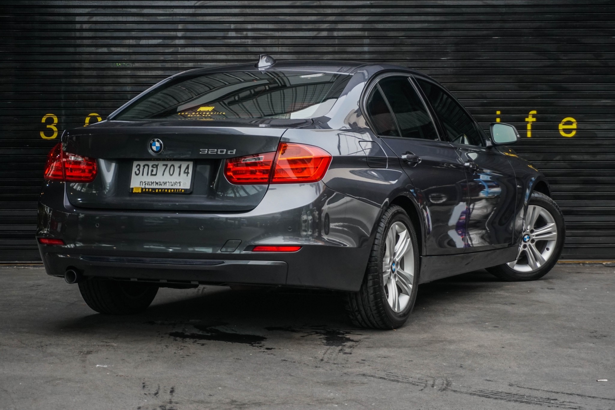 BMW 3 Series F30 320d ปี 2012 สีเทา (รูปที่ 2)