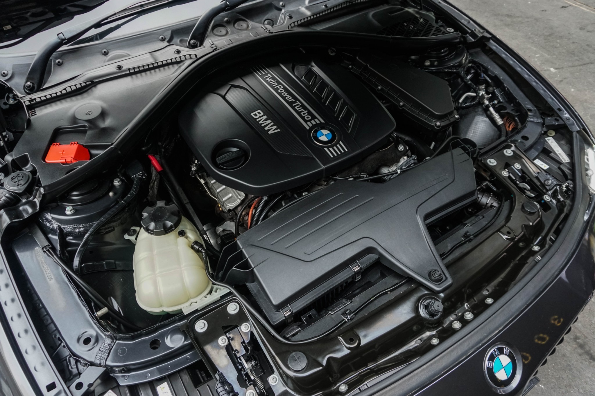BMW 3 Series F30 320d ปี 2012 สีเทา (รูปที่ 16)