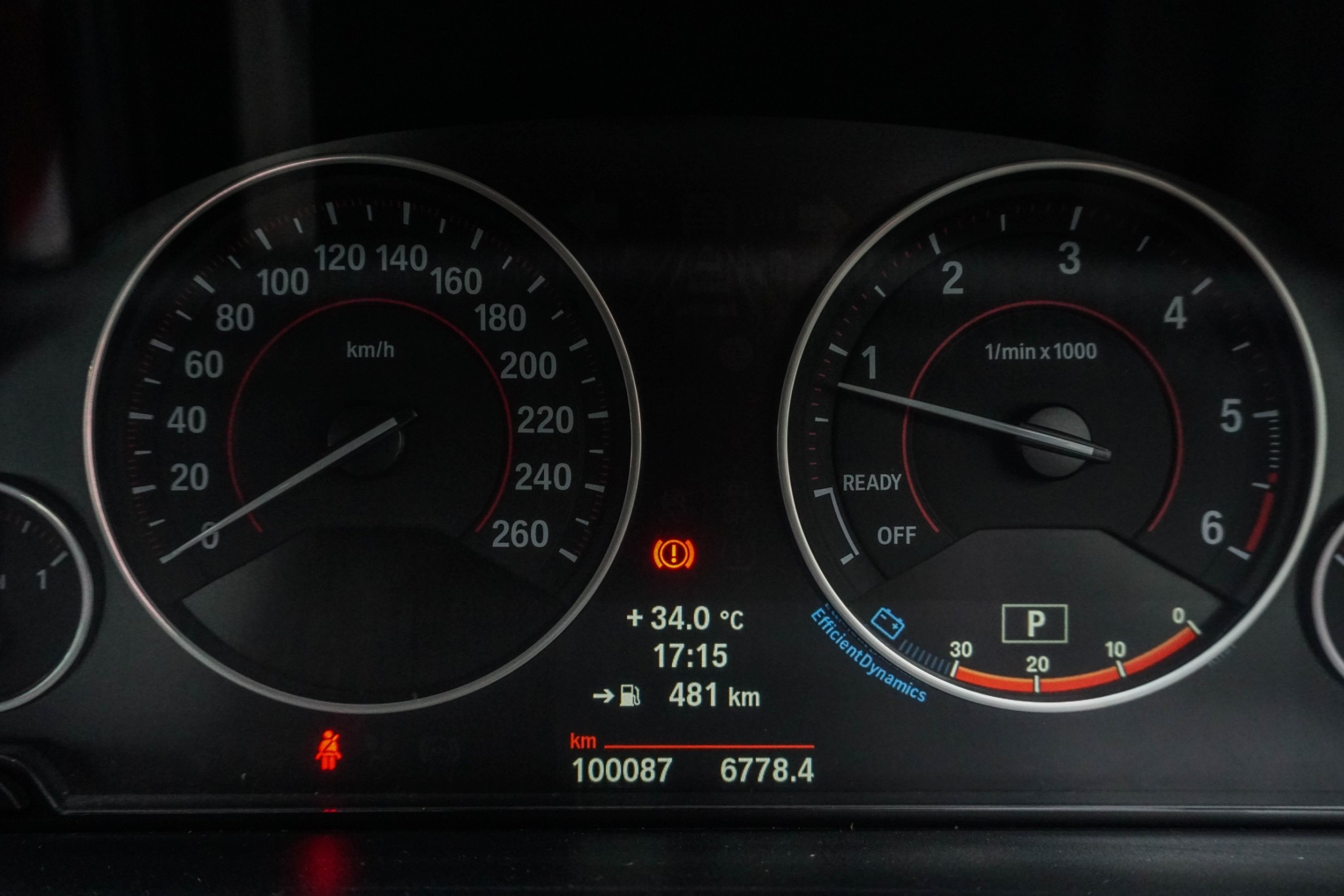 BMW 3 Series F30 320d ปี 2012 สีเทา (รูปที่ 5)