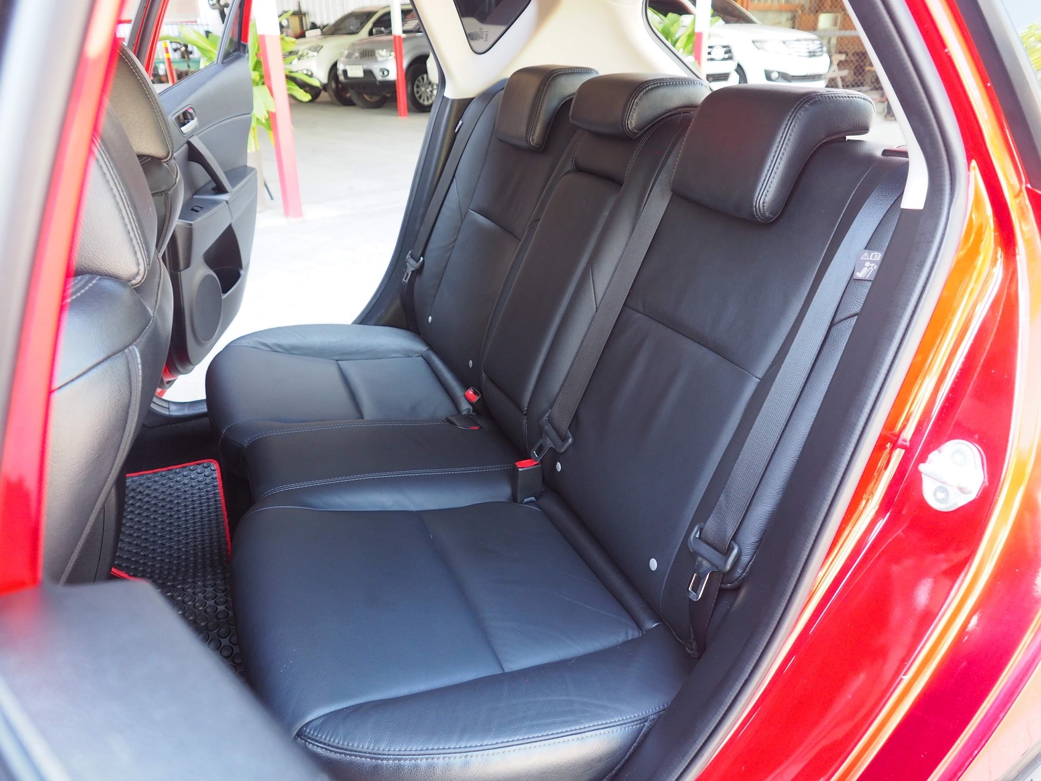 Mazda 3 ปี 2013 สีแดง (รูปที่ 8)