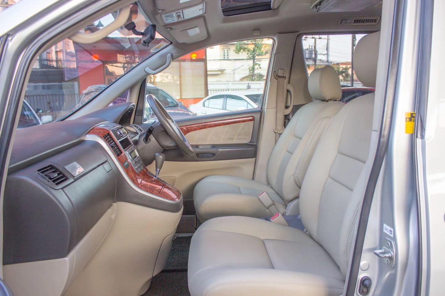 Toyota Alphard ปี 2002 สีเทา (รูปที่ 5)