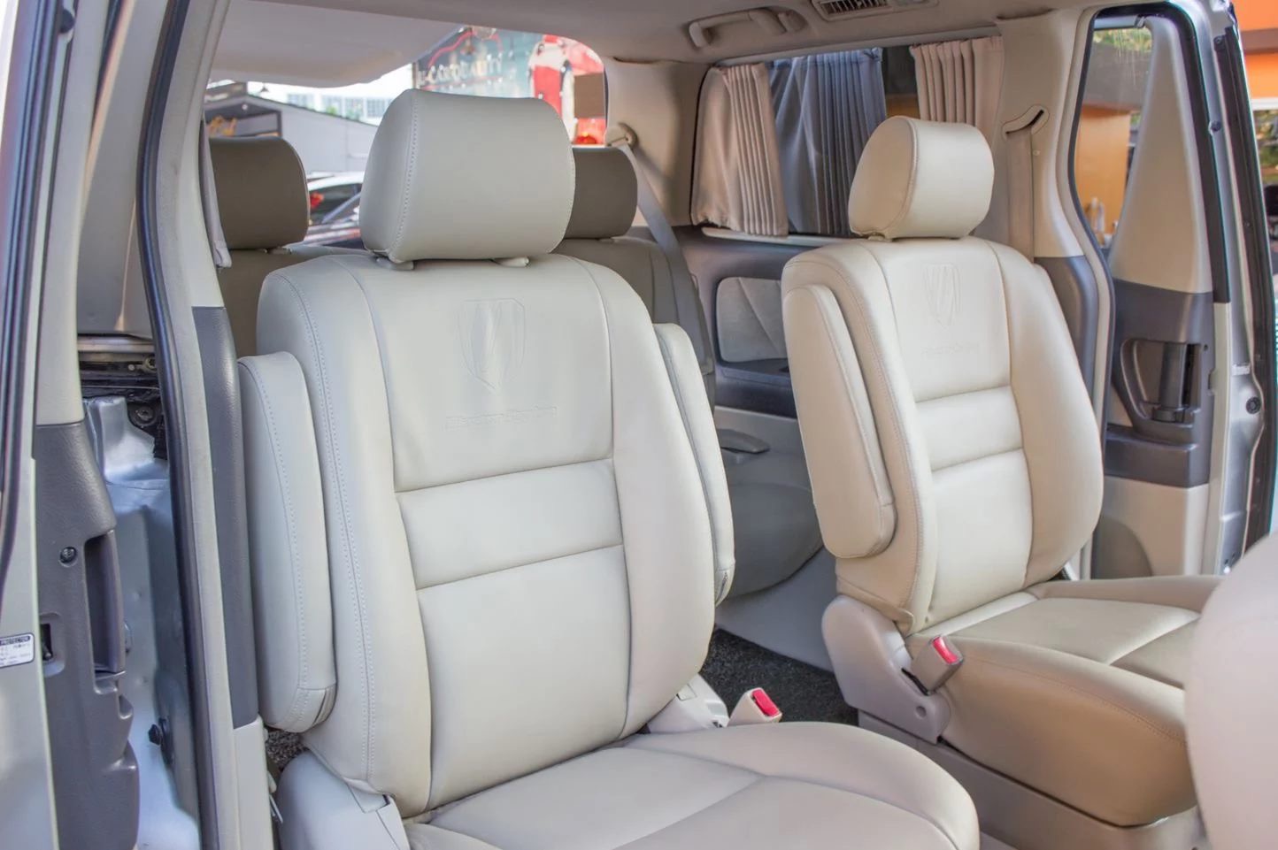 Toyota Alphard ปี 2002 สีเทา (รูปที่ 12)