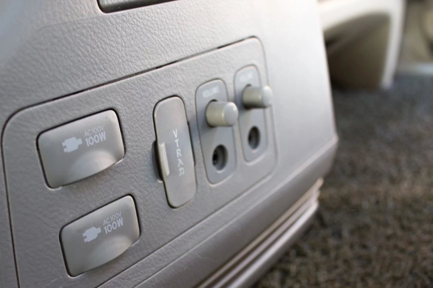 Toyota Alphard ปี 2002 สีเทา (รูปที่ 10)