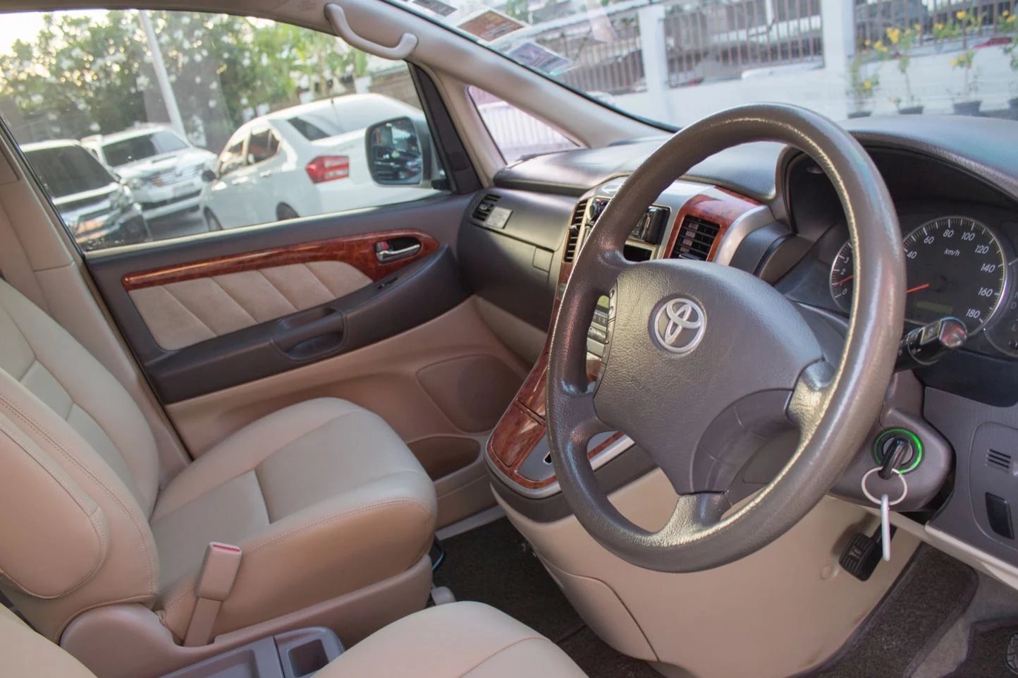 Toyota Alphard ปี 2002 สีเทา (รูปที่ 4)