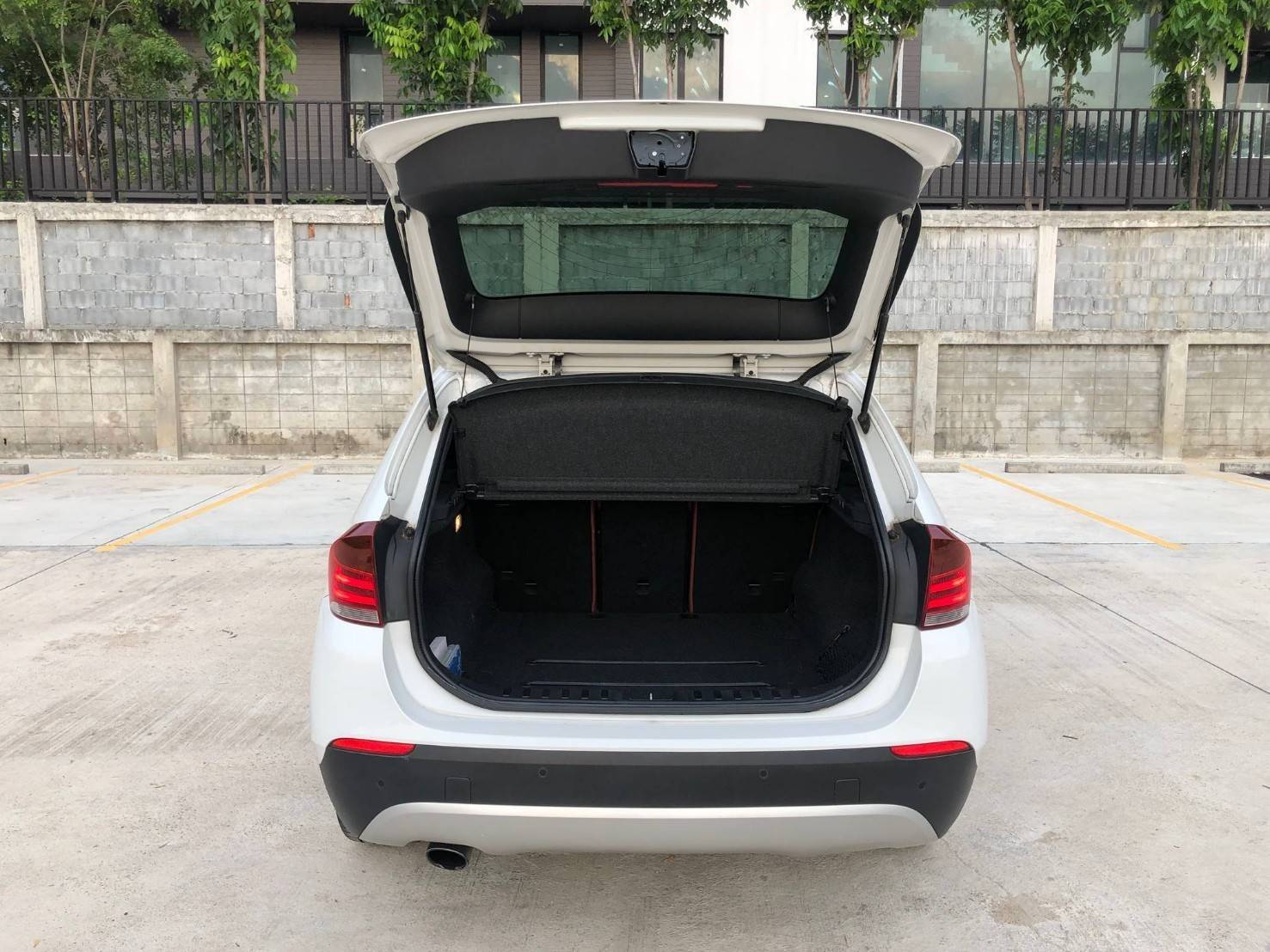 BMW X1 E84 ปี 2012 สีขาว (รูปที่ 9)