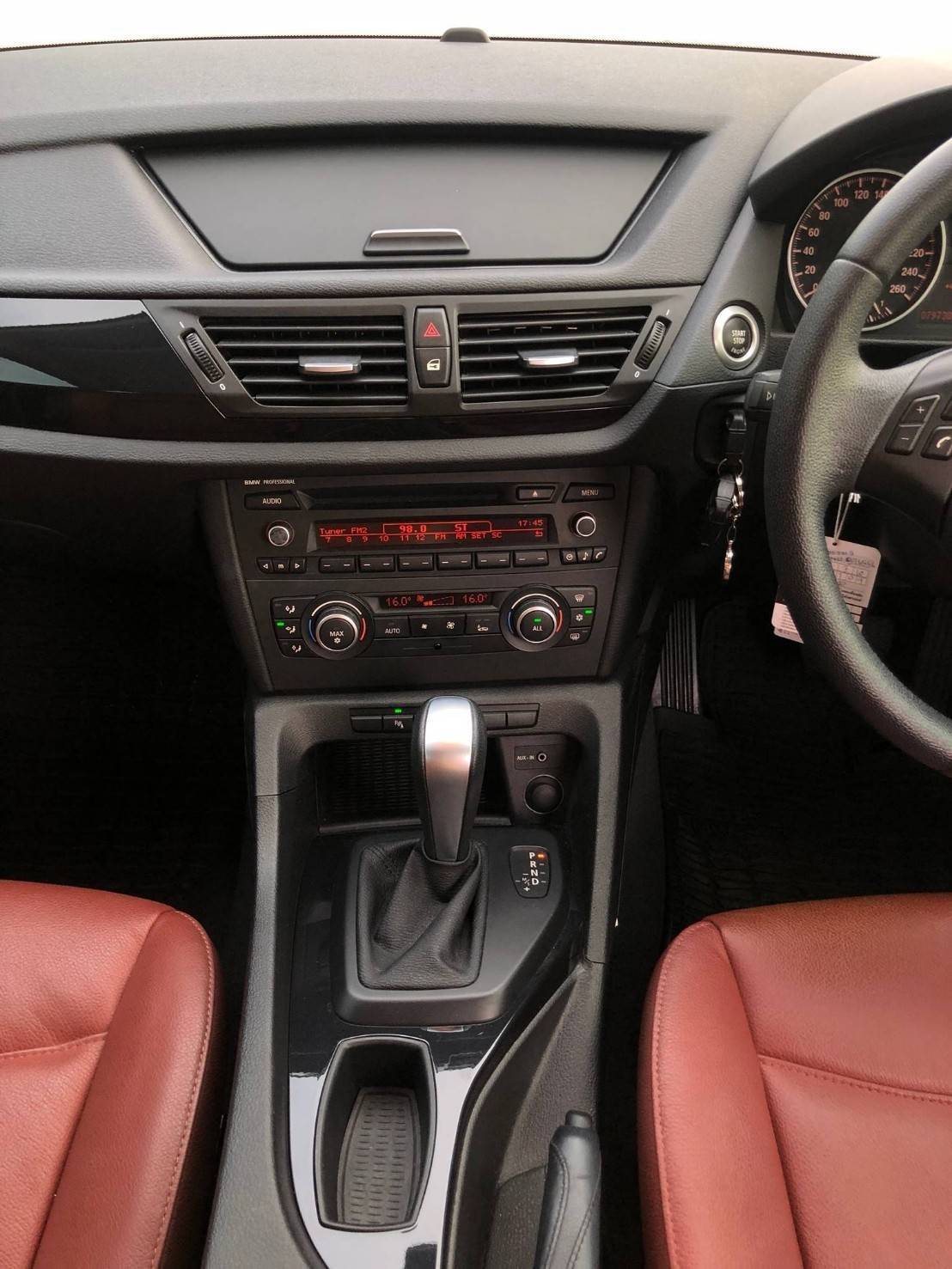 BMW X1 E84 ปี 2012 สีขาว (รูปที่ 11)