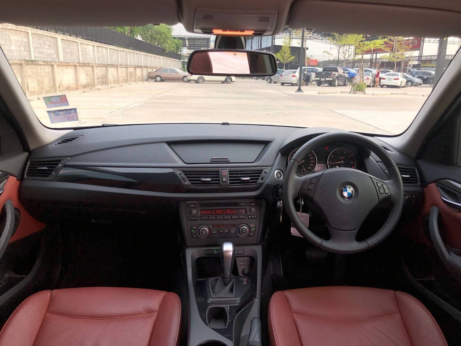 BMW X1 E84 ปี 2012 สีขาว (รูปที่ 19)