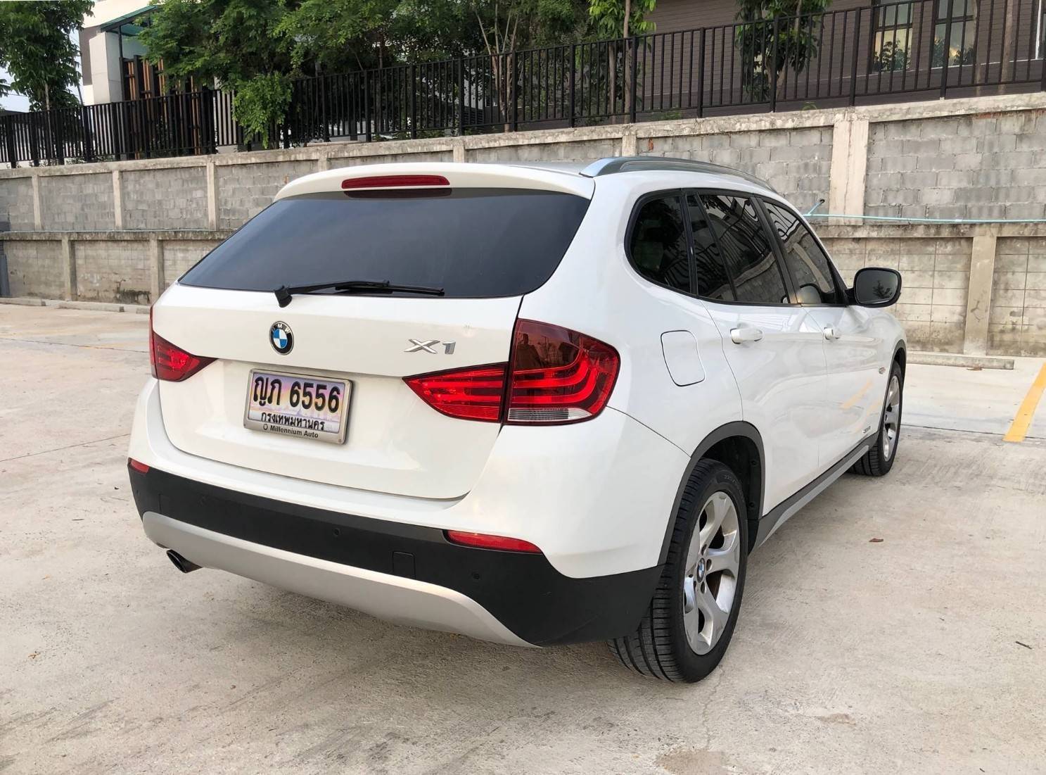 BMW X1 E84 ปี 2012 สีขาว (รูปที่ 3)