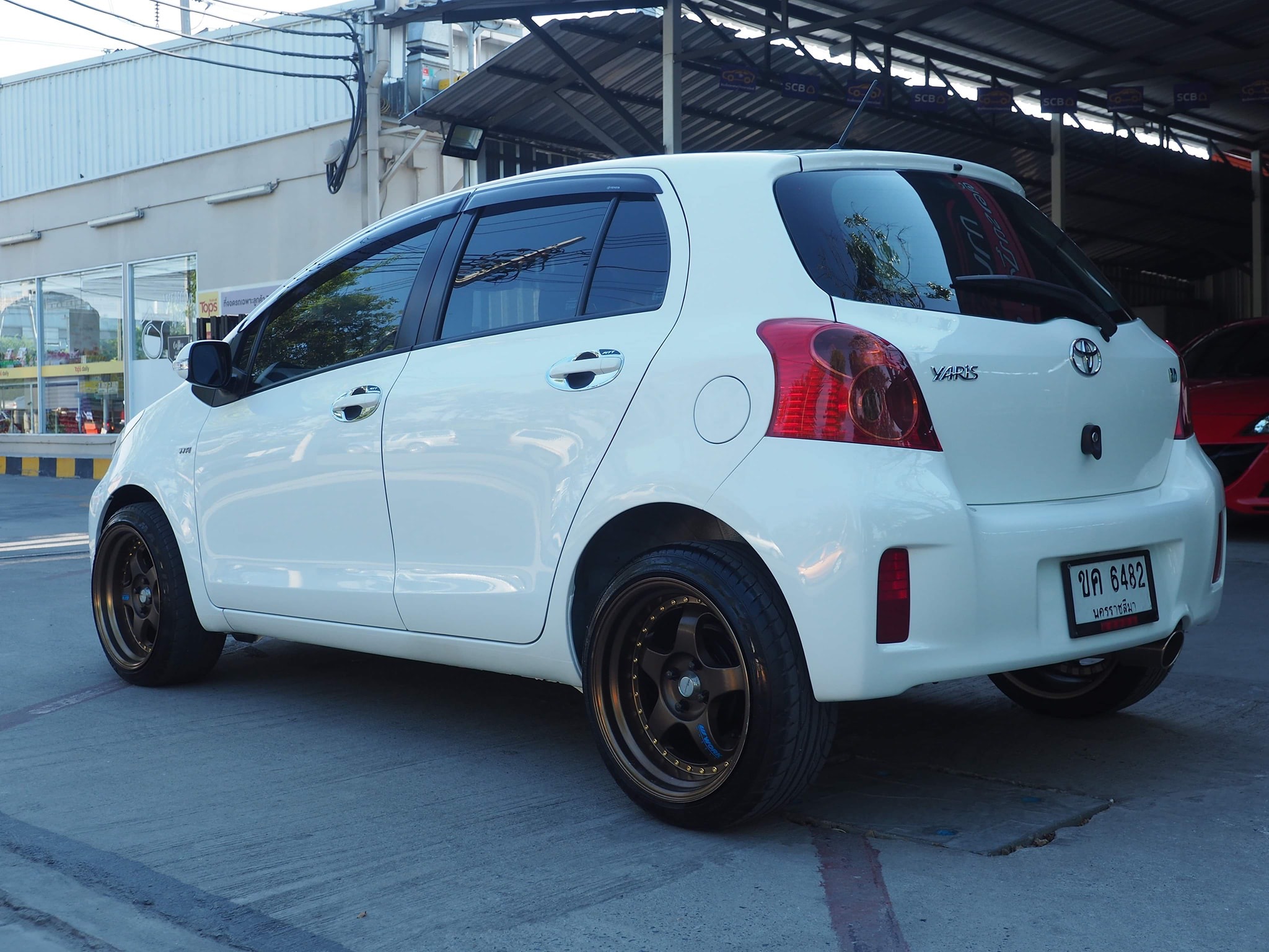 Toyota Yaris ปี 2013 สีขาว (รูปที่ 22)