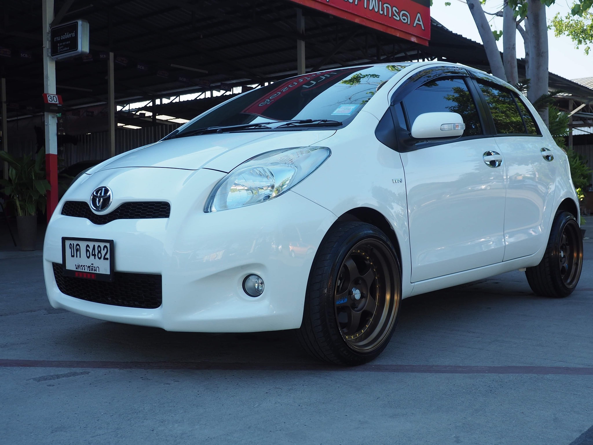Toyota Yaris ปี 2013 สีขาว (รูปที่ 20)