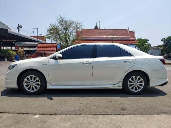 Toyota Camry ปี 2015 สีขาว
