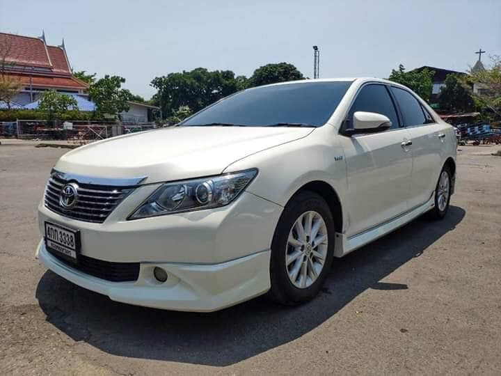 Toyota Camry ปี 2015 สีขาว