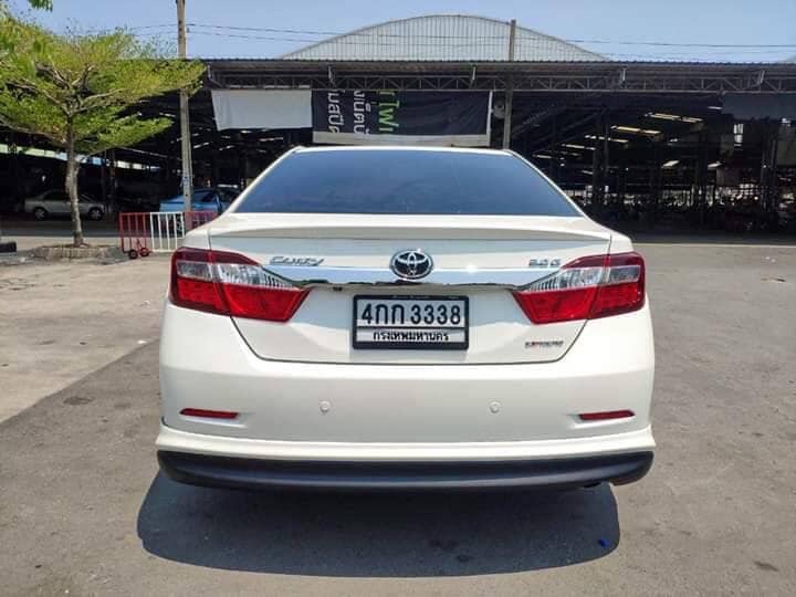 Toyota Camry ปี 2015 สีขาว (รูปที่ 5)
