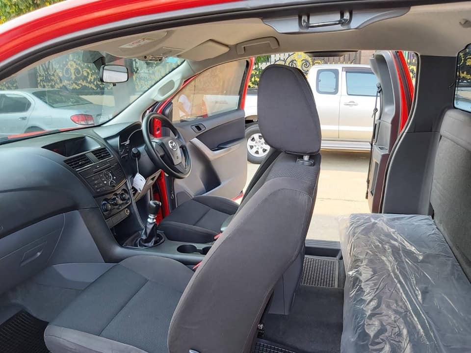Mazda BT-50 PRO Free Style Cab ปี 2017 สีแดง (รูปที่ 6)