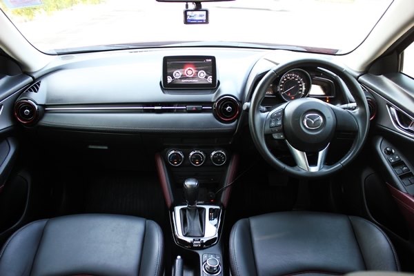 Mazda CX-3 ปี 2016 สีแดง (รูปที่ 11)