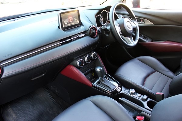 Mazda CX-3 ปี 2016 สีแดง (รูปที่ 10)