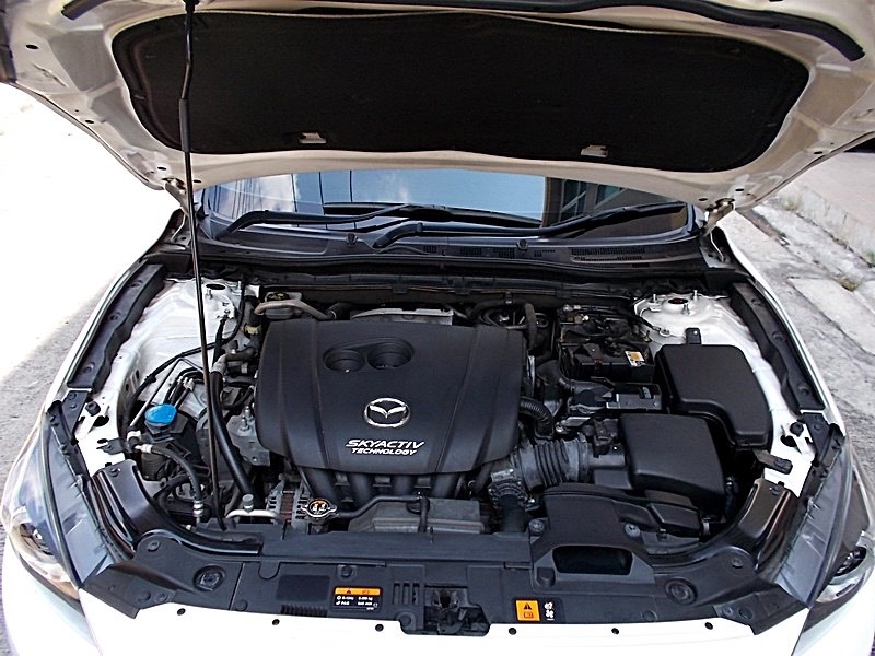 Mazda 3 Sedan ปี 2016 สีขาว (รูปที่ 3)