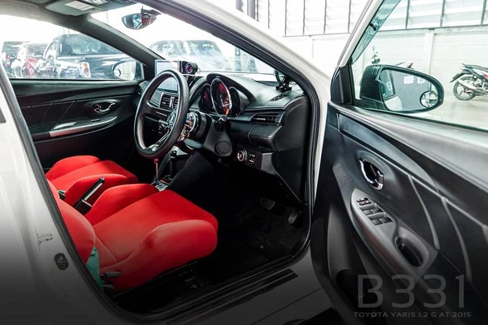 Toyota Yaris ปี 2015 สีขาว (รูปที่ 4)