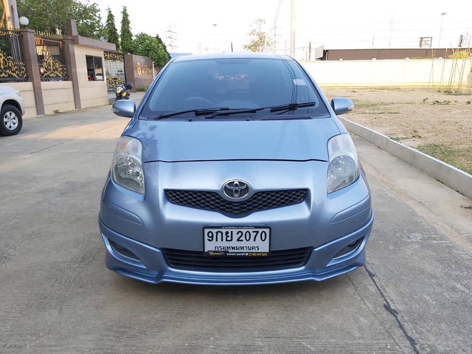 Toyota Yaris ปี 2011 สีฟ้า (รูปที่ 8)