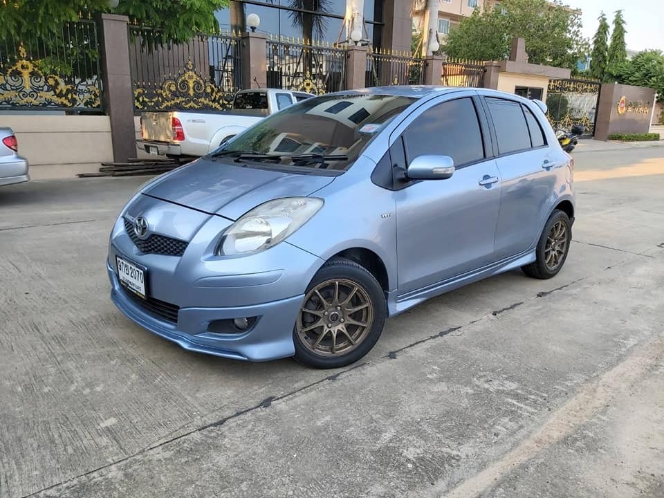 Toyota Yaris ปี 2011 สีฟ้า (รูปที่ 10)