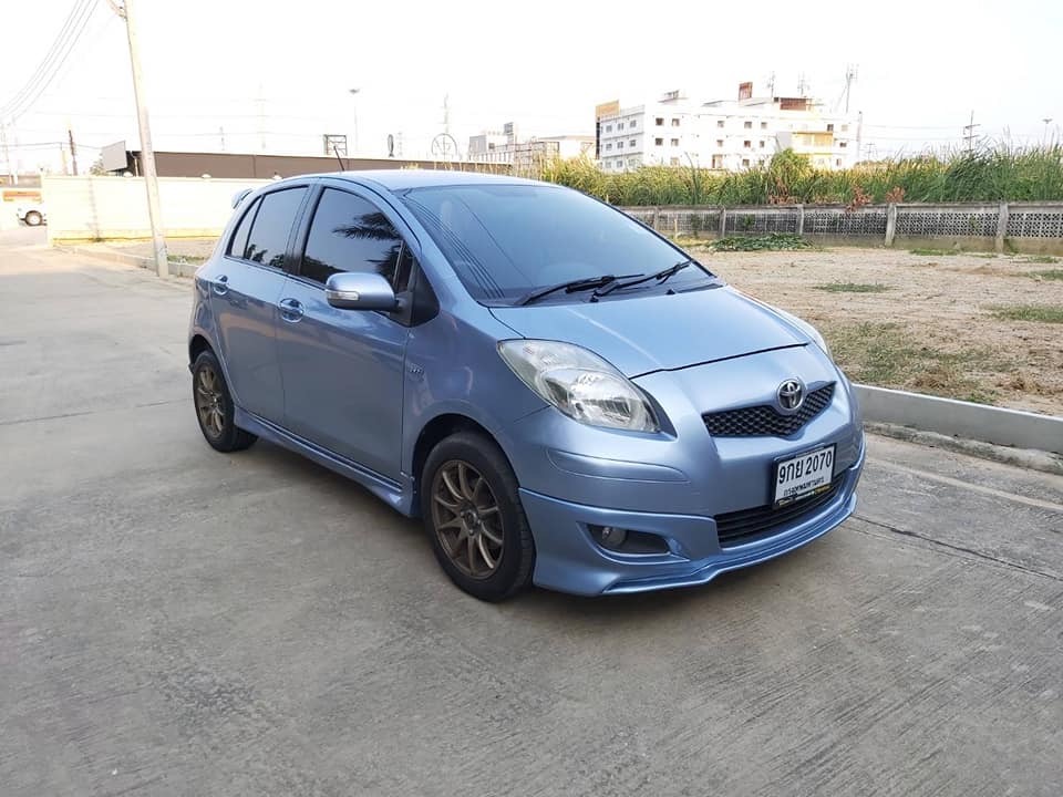 Toyota Yaris ปี 2011 สีฟ้า