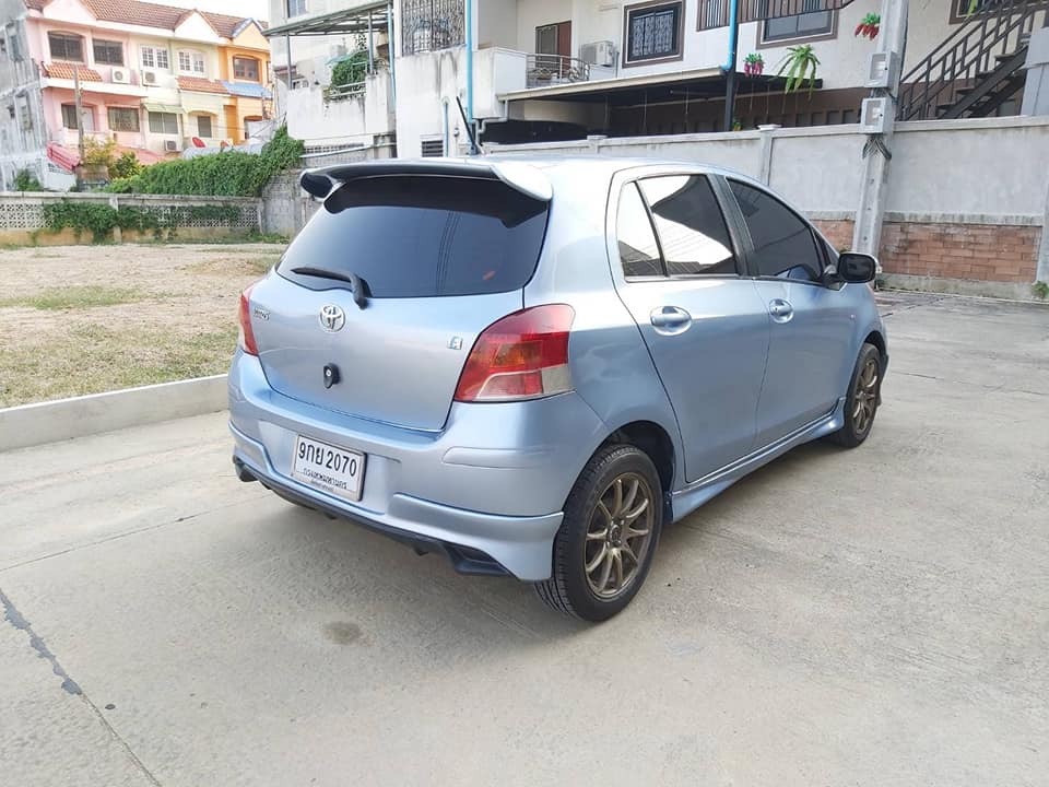 Toyota Yaris ปี 2011 สีฟ้า (รูปที่ 11)