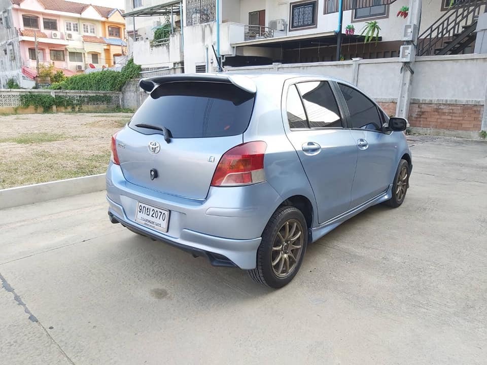 Toyota Yaris ปี 2011 สีฟ้า