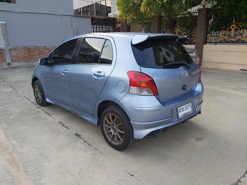 Toyota Yaris ปี 2011 สีฟ้า