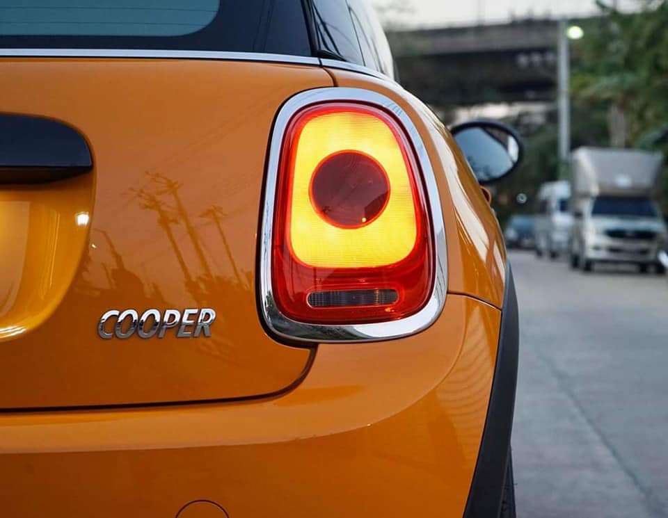 Mini Cooper (Hatch) Look3 F56 (3 ประตู) ปี 2016 สีเหลือง (รูปที่ 16)