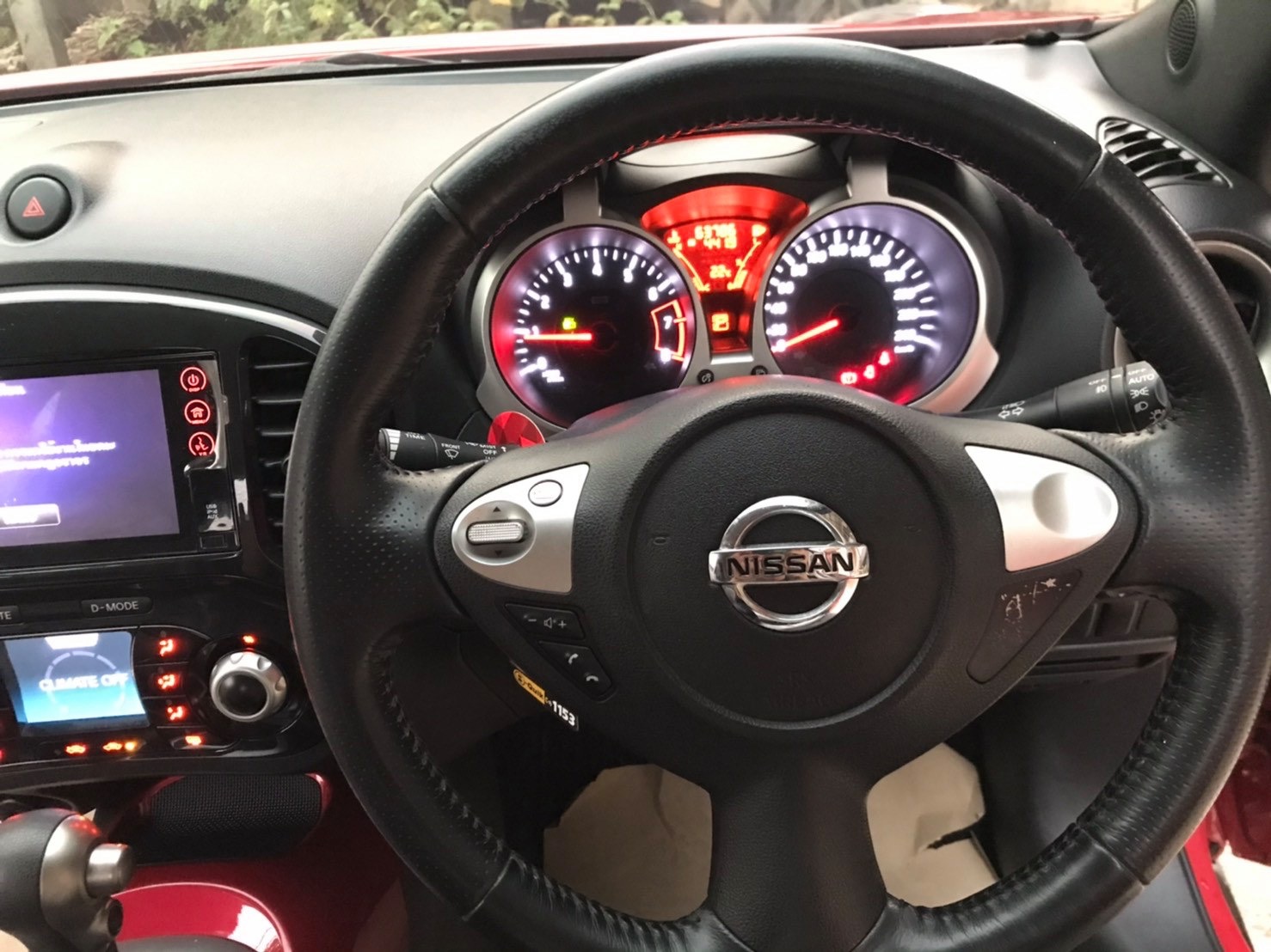 Nissan Juke ปี 2014 สีแดง (รูปที่ 9)
