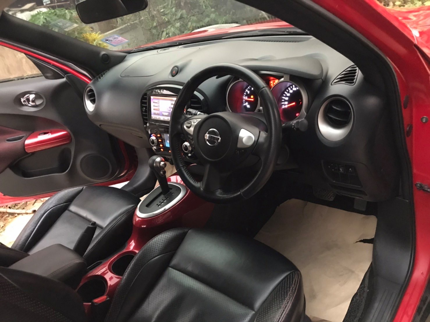 Nissan Juke ปี 2014 สีแดง (รูปที่ 11)