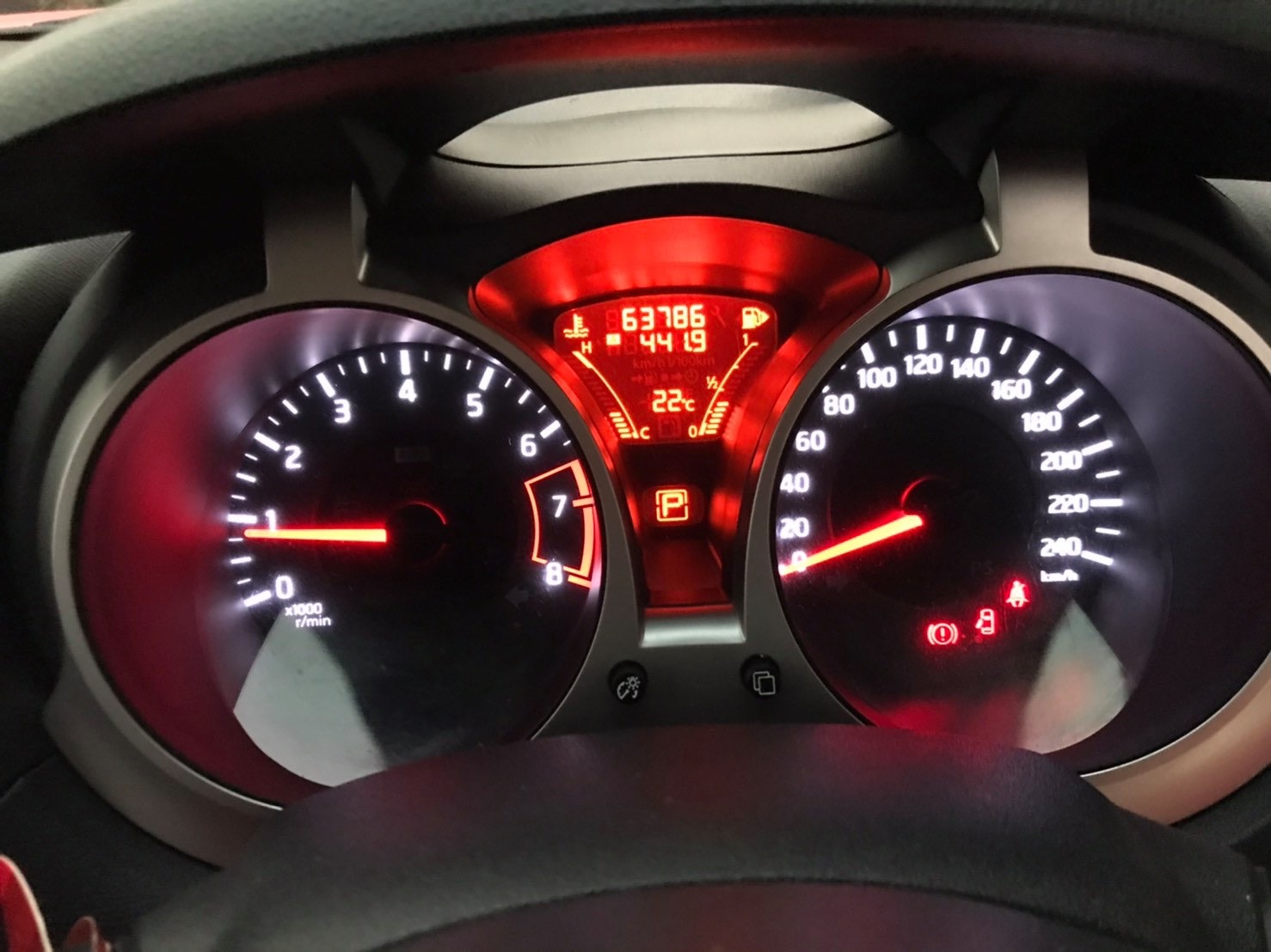 Nissan Juke ปี 2014 สีแดง (รูปที่ 10)
