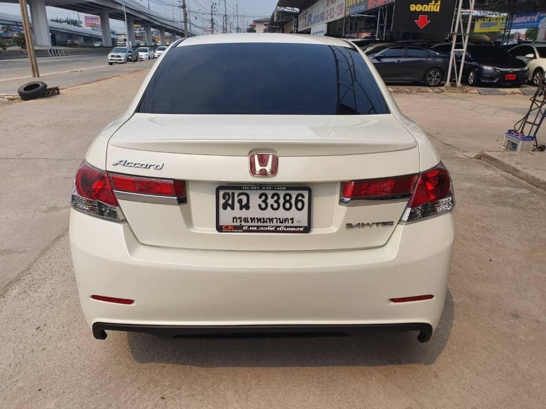 Honda Accord Gen 8 ปี 2011 สีขาว (รูปที่ 4)