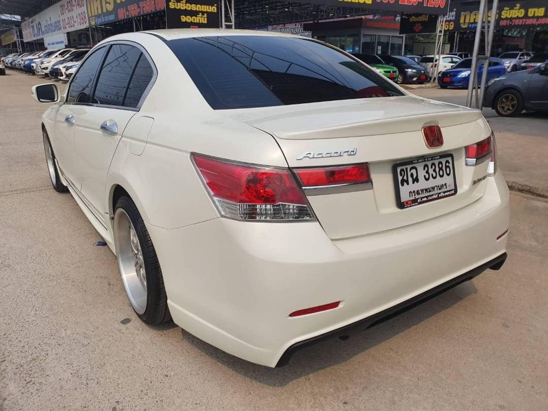 Honda Accord Gen 8 ปี 2011 สีขาว (รูปที่ 3)