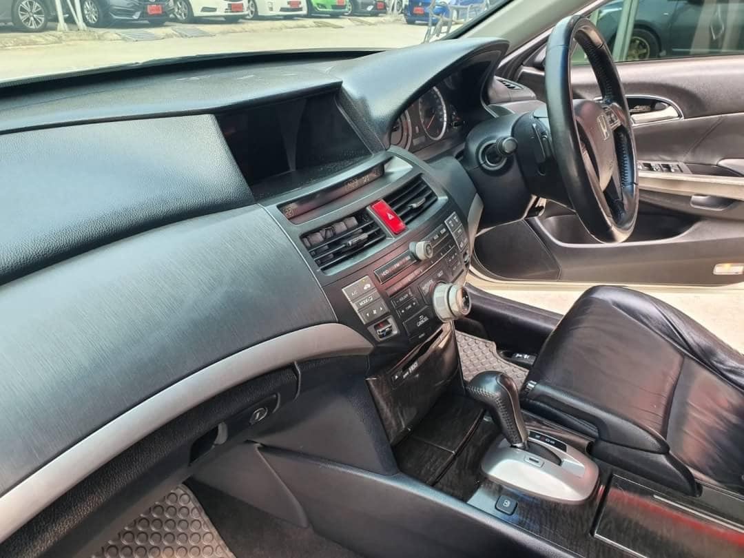Honda Accord Gen 8 ปี 2011 สีขาว (รูปที่ 7)